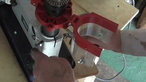 Простейший способ устранения люфта пиноли китайского сверлильного станка.