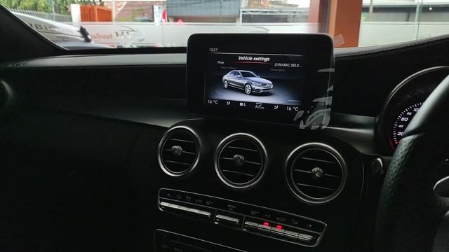 Mercedes-Benz C300 AMG Line [W205] (2017) review - Indonesia смотреть онлайн