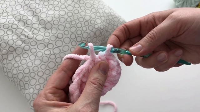 Простое вязание. Декоративная подушка крючком с одним швом. Связала за три часа. смотреть онлайн