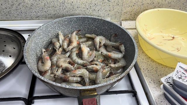 Королевские креветки в соевом соусе с чесноком смотреть онлайн