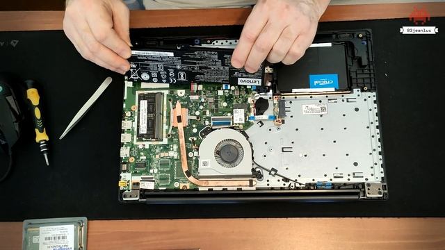 UPGRADE RAM, SSD, HDD LENOVO IdeaPad 320 (15AST) French-English text. смотреть онлайн