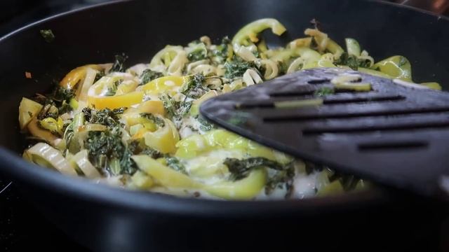 Занятия с Дариной/Готовим Батат с Капустой Кейл/ Песенки от Вики/Темы, которые нам интересны.../ смотреть онлайн