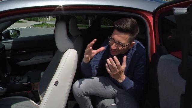 Mazda MX-30 (2020) review met Andreas Pol | RTL Autowereld test смотреть онлайн