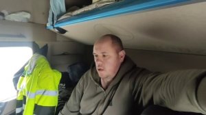 Обзор кабины нового Мерседес Актрос. Изучаю, обживаюсь, привыкаю.