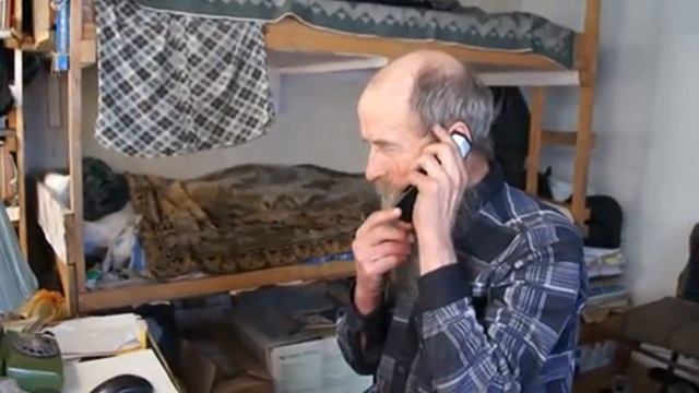 Архив. №64. 28. 02. 2012 У компьютера просмотр фотовыставки в АГУ . Волобуев А. П. смотреть онлайн