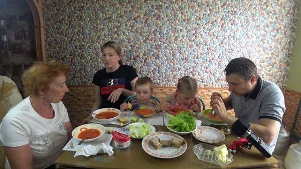 МУКБАНГ БОРЩ. СЕМЕЙНЫЙ ОБЕД | MUKBANG BORSCH. FAMILY DINNER. #borscht #борщ #StepFamily #mukbang