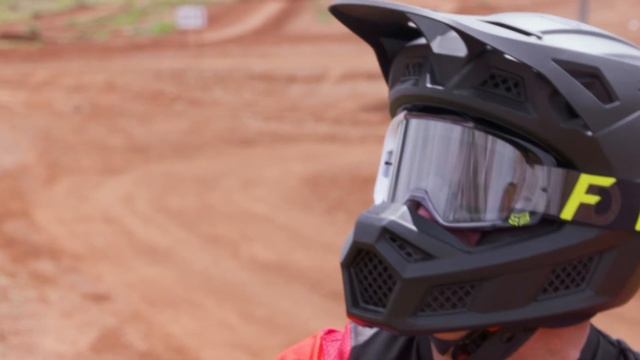 Fox V3RS Helmet taking protection to a new level - MXTV Product Review смотреть онлайн
