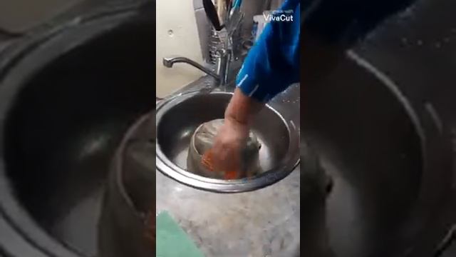 Как очистить чугунный казан смотреть онлайн