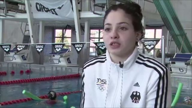 Refugee swimmer: 'I want to reach my goals' смотреть онлайн