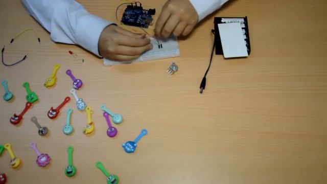 Как управлять яркостью светодиода плавно? Arduino и потенциометр нам в этом помогут. смотреть онлайн