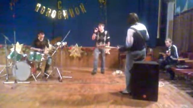 Группа Три с Половиной. Репетиция песни_ Чёрно белое. смотреть онлайн