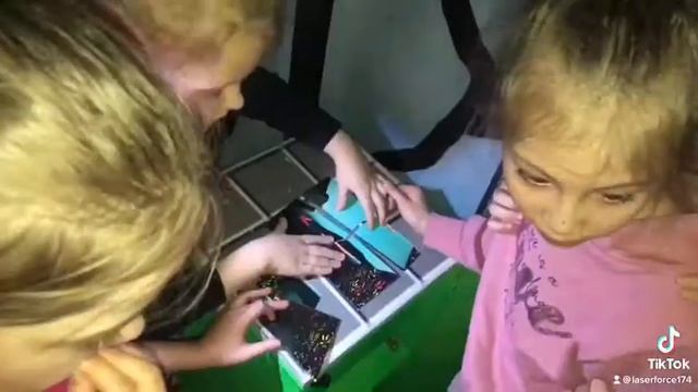 Квест майнкрафт в Лазерфорс смотреть онлайн