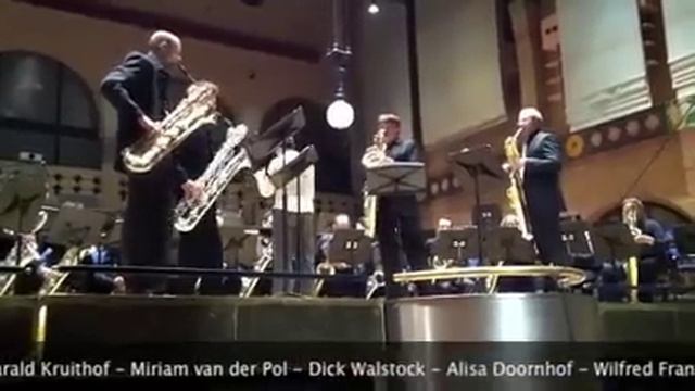 Baritone Extravaganza смотреть онлайн