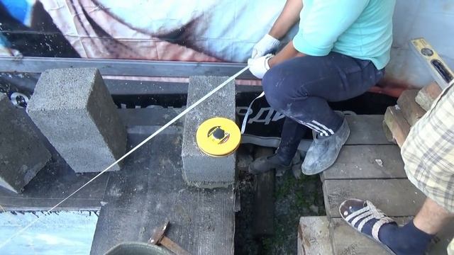 Начало кладки первого ряда шлакоблока _ август 2017 смотреть онлайн