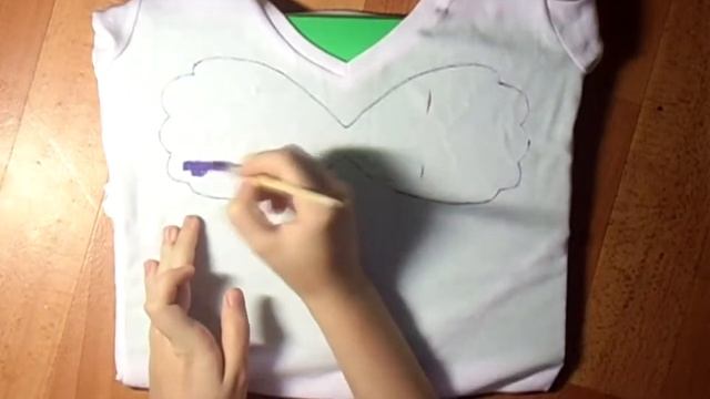 DIY Рисуем на ткани / Майка для Ариэль / Ariel's bra смотреть онлайн