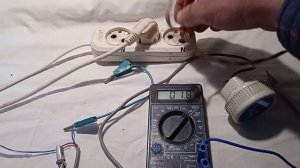 Бесплатное электричество.  Подсветка. Разность потенциалов между нулём и заземлением.