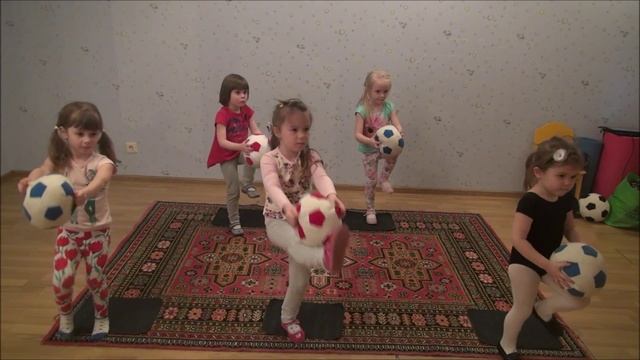 Зарядка с мячом. Общеразвивающие упражнения. Ритмика. смотреть онлайн