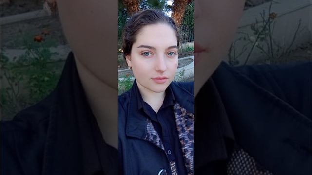 Sabina_Q. "На берегу моря." смотреть онлайн