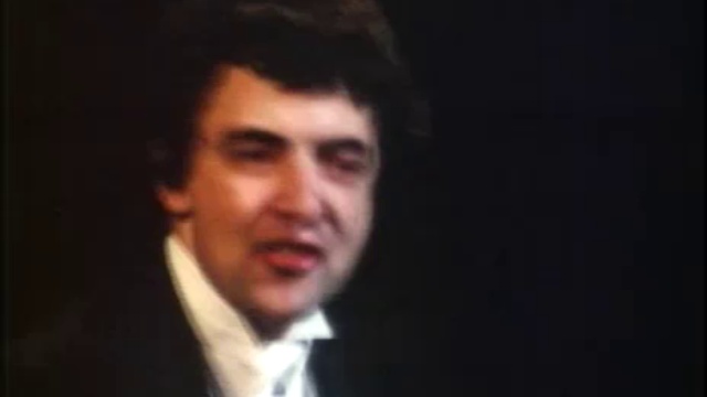 Роуэн Аткинсон. Миниатюра "Дирижер" смотреть онлайн