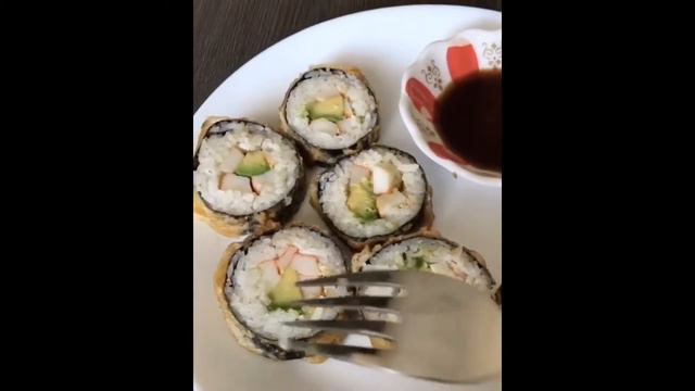 Что делать если не получаеться кушать палочками!!! Прикол!!!анекдот🤣🤣🤣 смотреть онлайн