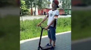 Обучение менулу на трюковом самокате