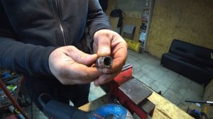 Как выкрутить болт с сорванными гранями. Как открутить болт со слизанными гранями.