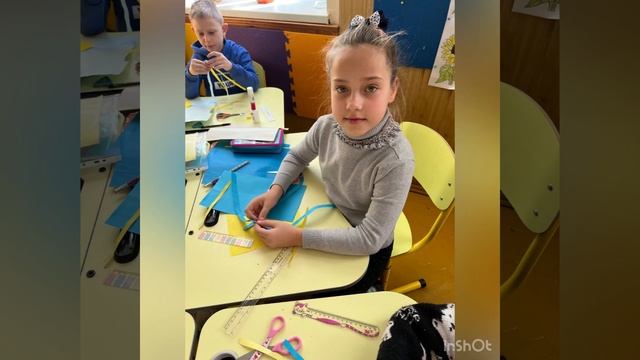 Арт-година "Патріотичний хенд-мейд з виготовлення стрічок-закладок для книг"(вчителька Магдич М.В.) смотреть онлайн