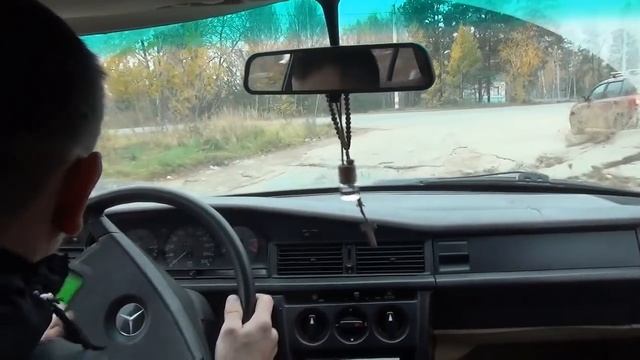 Доводка карбюратора на Мерседес-190/2л смотреть онлайн