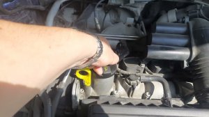 ,Шкода октавия А7  1.4czda, снятие маслозаливной крышки на заведенном двигателе .