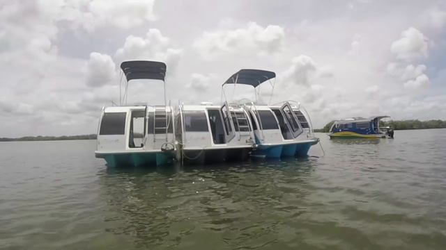 Trailerable Houseboat | Boat A Home Day Out