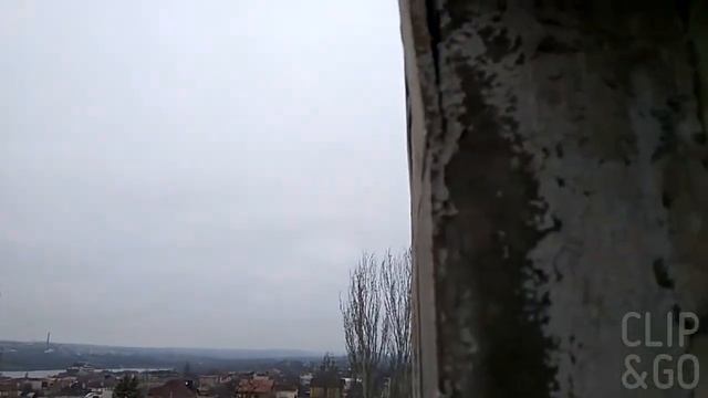 Почему нельзя ходить под фасадами домов. И даже курить нельзя. И пить. И петь) смотреть онлайн