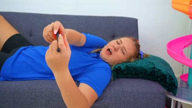 Ruby and Bonnie learn to study without distractions смотреть онлайн