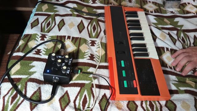 UNIVOKS children's Soviet USSR analog synthesizer. смотреть онлайн