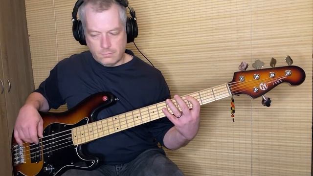 HUEY LEWIS & THE NEWS - The Power Of Love - Bass cover смотреть онлайн