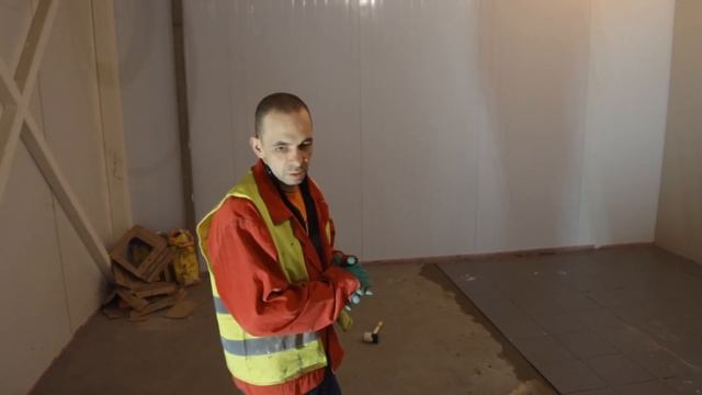 Главный инструмент плиточника . Заводим плиточное поле по правилу. Купание в жиже из клея смотреть онлайн