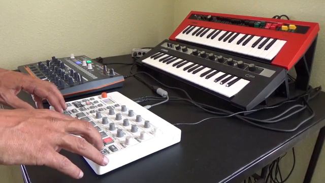 Arturia DrumBrute Impact - Yamaha Reface YC - Yamaha Reface CP - Elektron Model:Samples смотреть онлайн