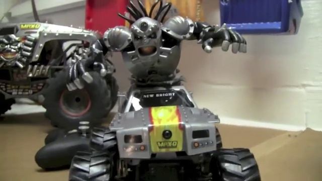 New Bright RC MAX-D Carnage Creature Unboxing & Run Video смотреть онлайн