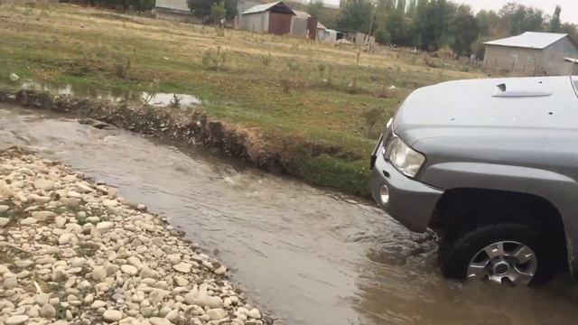 Ниссан Патрол Y61 без подготовки по бездорожью смотреть онлайн