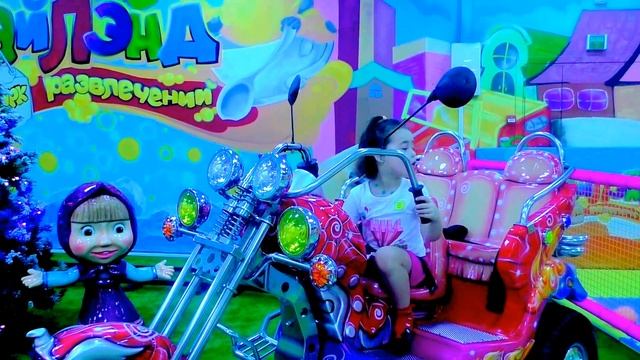 Развлечения для детей / Игровая детская площадка / бассейны с шариками карусели аттракционы батуты смотреть онлайн