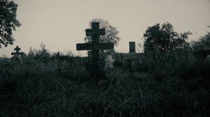 ОТКРЫЛ ДВЕРЬ В ЗАГРОБНЫЙ МИР В ДЕРЕВНЕ КОТОРУЮ СОЖГЛИ позже здесь проходили съемки фильм холоп