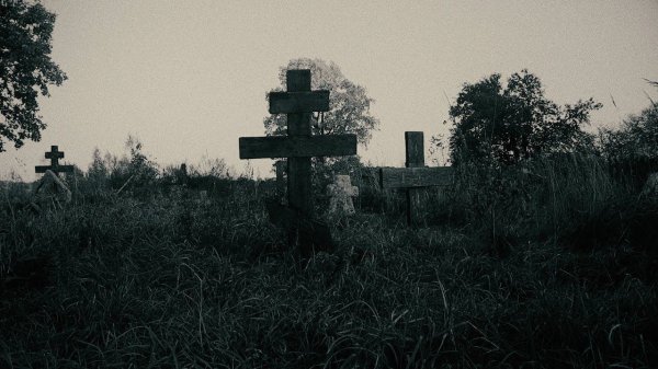 ОТКРЫЛ ДВЕРЬ В ЗАГРОБНЫЙ МИР В ДЕРЕВНЕ КОТОРУЮ СОЖГЛИ позже здесь проходили съемки фильм холоп