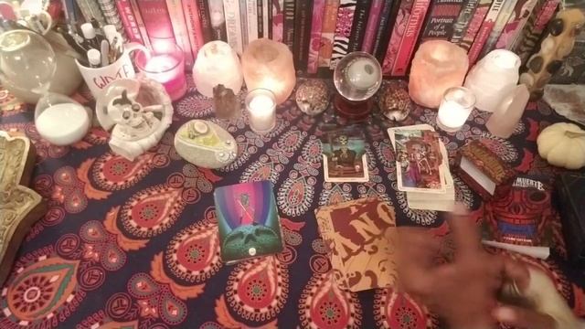 Unboxing The Santa Muerte Oracle: Book of the Dead смотреть онлайн