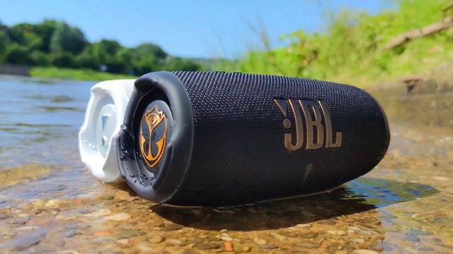 2× JBL CHARGE 5 (Bass Test) in WATER!! ?? смотреть онлайн