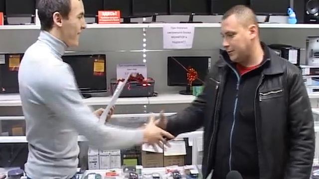 Награждение победителя игры "Мужские дни" смотреть онлайн