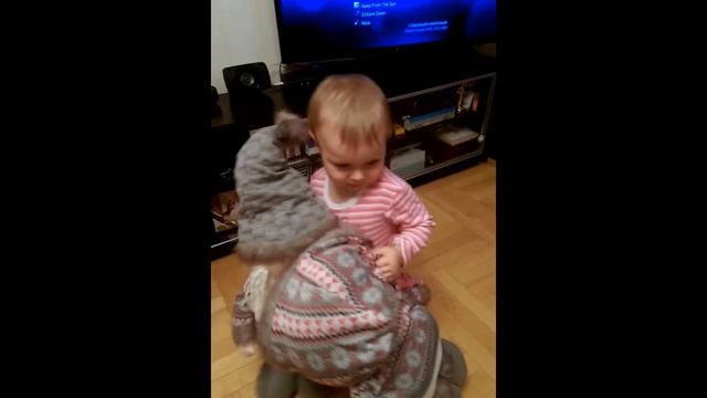 Новый год, Елка, Снеговик, Дед Мороз и танцы :) смотреть онлайн