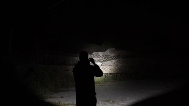 Nitecore SRT7i - The Best Tactical Flashlight Of 2023 - Nightshots And Test