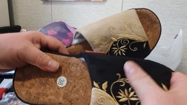 ПОДАРКИ НА НОВЫЙ ГОД 2022/ РАЗБИРАЮ ПОДАРКИ/РАСПАКОВКА/ЧТО ПОДАРЮ НА НОВЫЙ ГОД смотреть онлайн