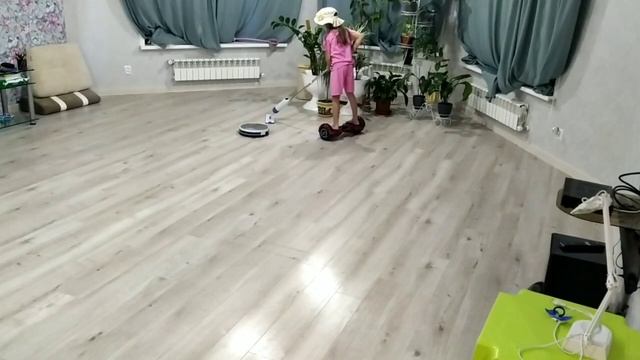 Как правильно кататься на гироскутере, мама и ребенок счастливы смотреть онлайн