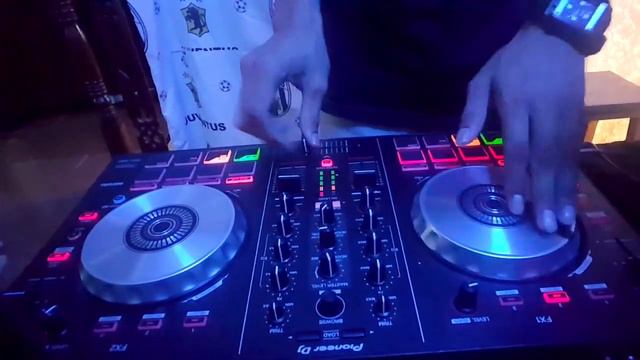 Freestyle Scratching | Pioneer DDj-SB2 | Scratch Practice смотреть онлайн