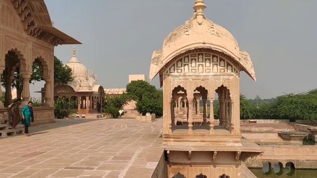 Kusum Sarovar,Mathura смотреть онлайн